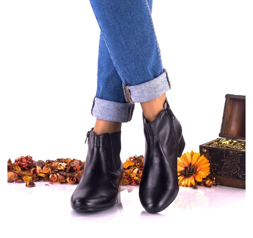 Oferta marimea 37 Botine dama negre din piele naturala cu elastic - LNA275C Oferta marimea 37 Botine dama negre din piele naturala cu elastic - LNA275C