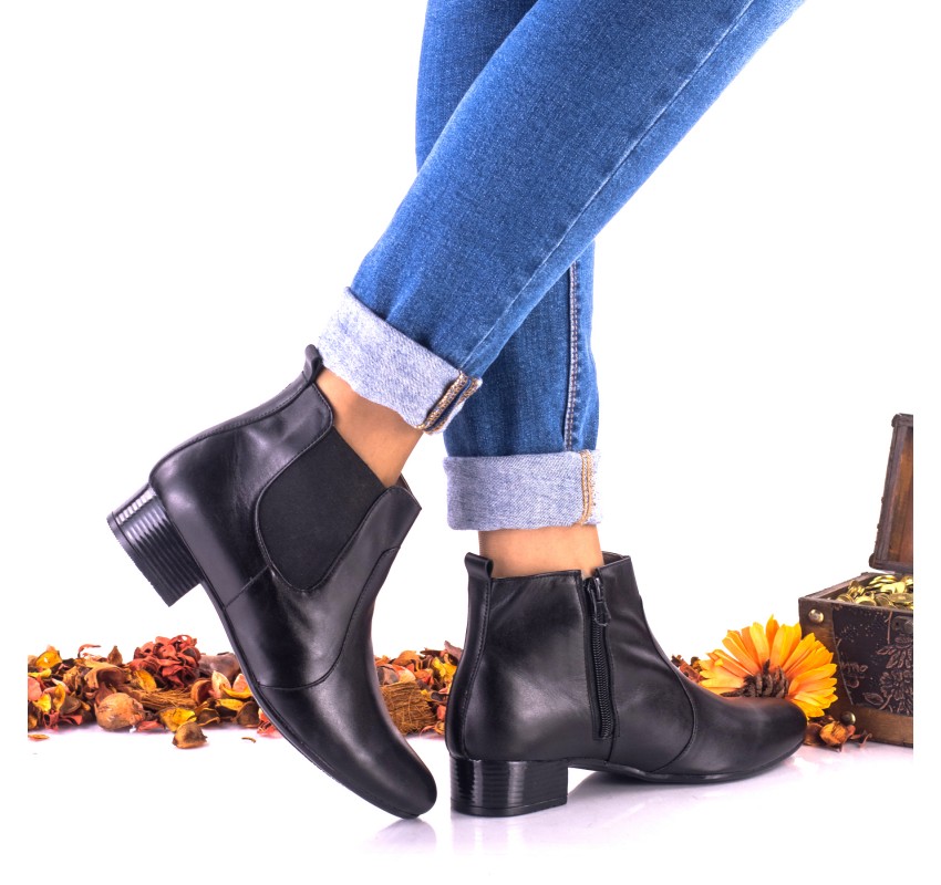 Oferta marimea 37 Botine dama negre din piele naturala cu elastic - LNA275C Oferta marimea 37 Botine dama negre din piele naturala cu elastic - LNA275C