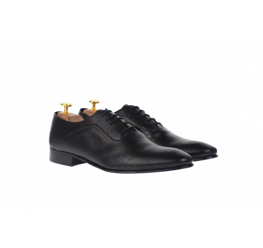 OFERTA MARIMEA 42  - Pantofi barbati office, eleganti din piele naturala, cu perforatii - 587N