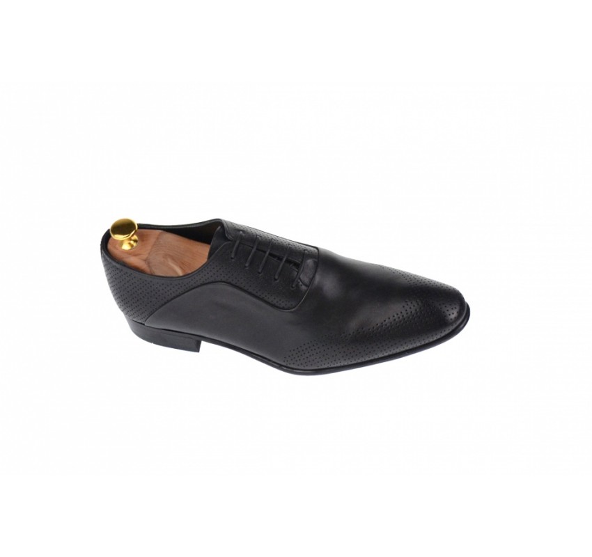 Pantofi barbati office, eleganti din piele naturala, cu perforatii, marimea 42 - 587N