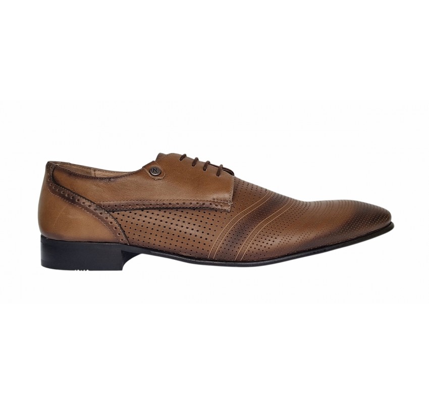 Pantofi barbati eleganti din piele naturala cu perforatii - Marimea 44 - 730NIS Pantofi barbati eleganti din piele naturala cu perforatii - Marimea 44 - 730NIS