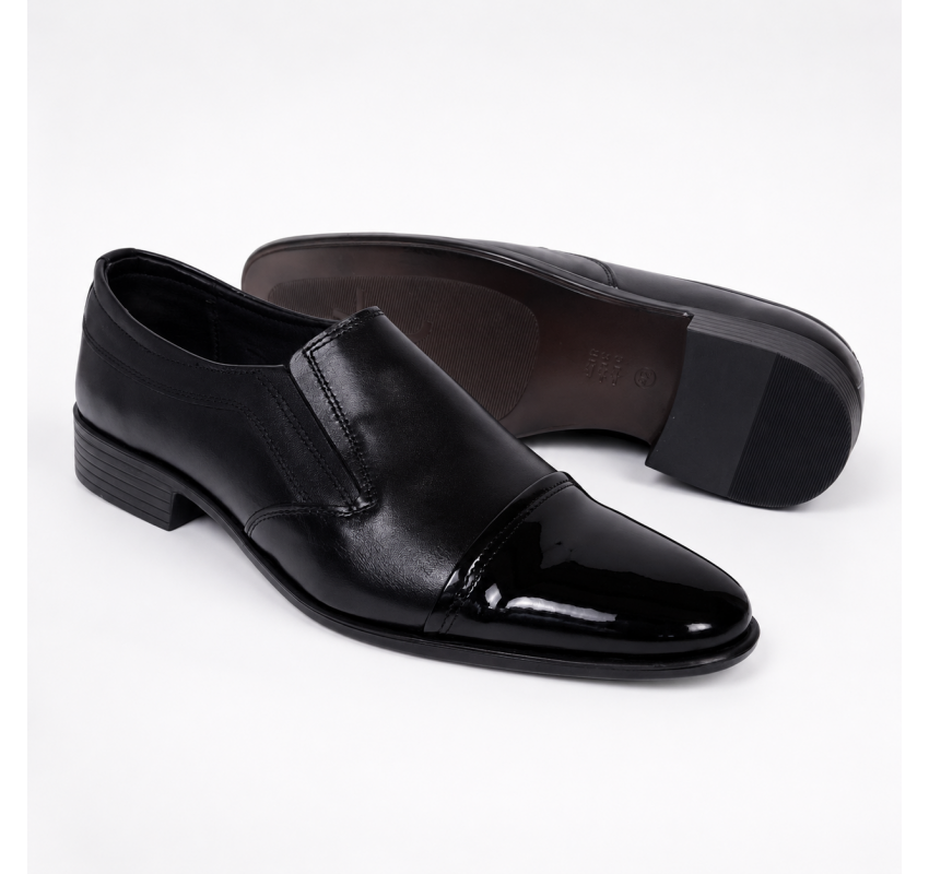 Pantofi bărbați negri din piele naturala, fără șiret, cu vârf lăcuit și design elegant – 818MODN