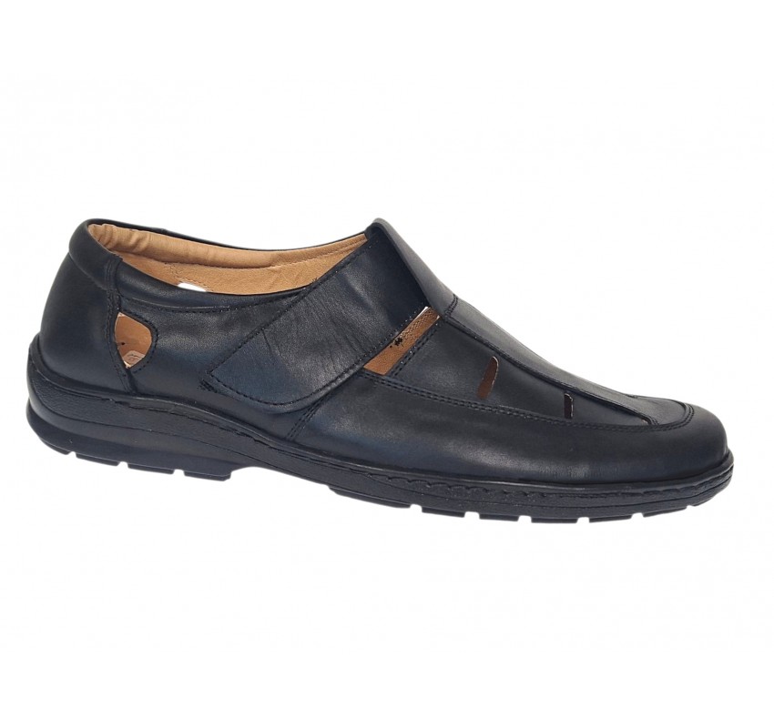 Pantofi barbati negri din piele naturala, cu scai si perforatii – model Seravon CLP01N