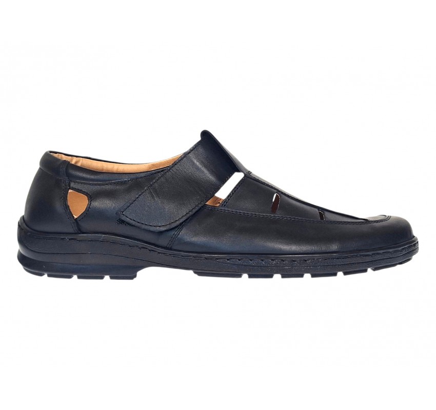 Pantofi barbati negri din piele naturala, cu scai si perforatii – model Seravon CLP01N