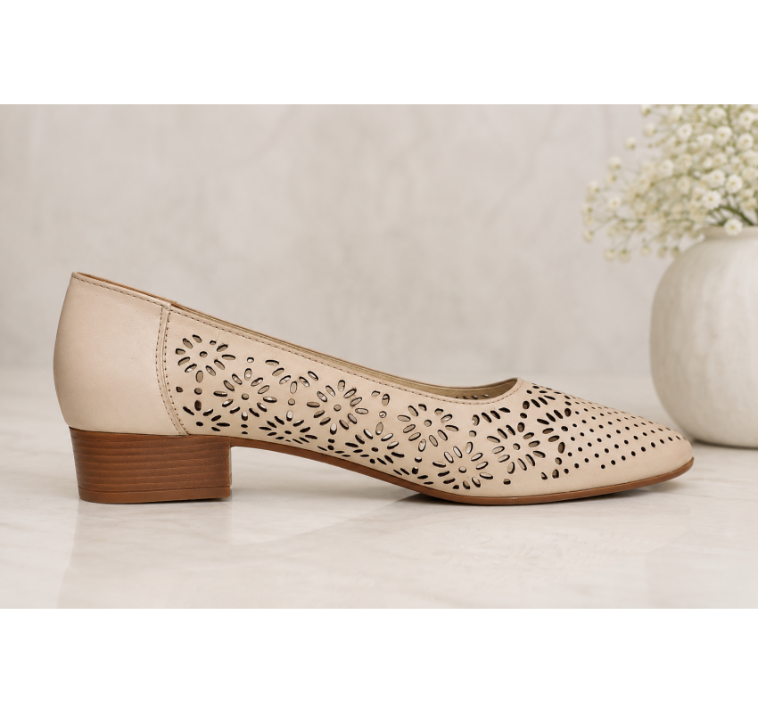 Pantofi dama bej perforati din piele naturala cu toc mic Avelisse CLP03BEJ