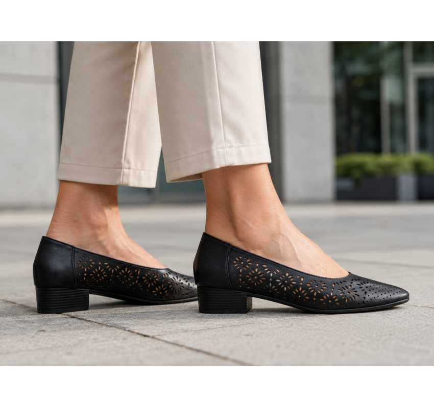 Pantofi dama negri din piele naturala perforati cu toc mic gros CLP03N