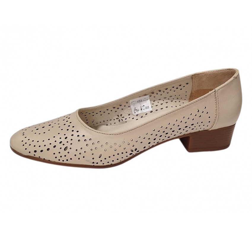 Pantofi dama bej din piele naturala perforati cu toc mic gros CLP05BEJ