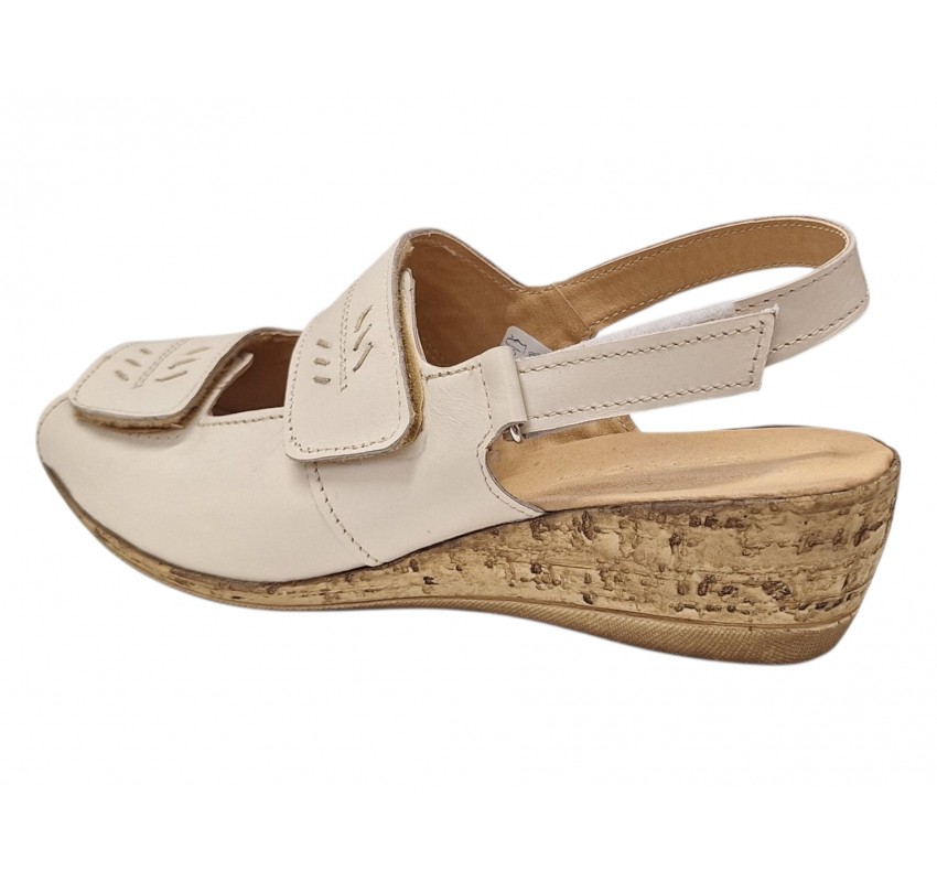 Sandale dama bej din piele naturala cu talpa ortopedica si inchidere velcro CLP10BEJ
