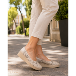 Pantofi dama bej din piele naturala perforata cu talpa ortopedica CLP16BEJ
