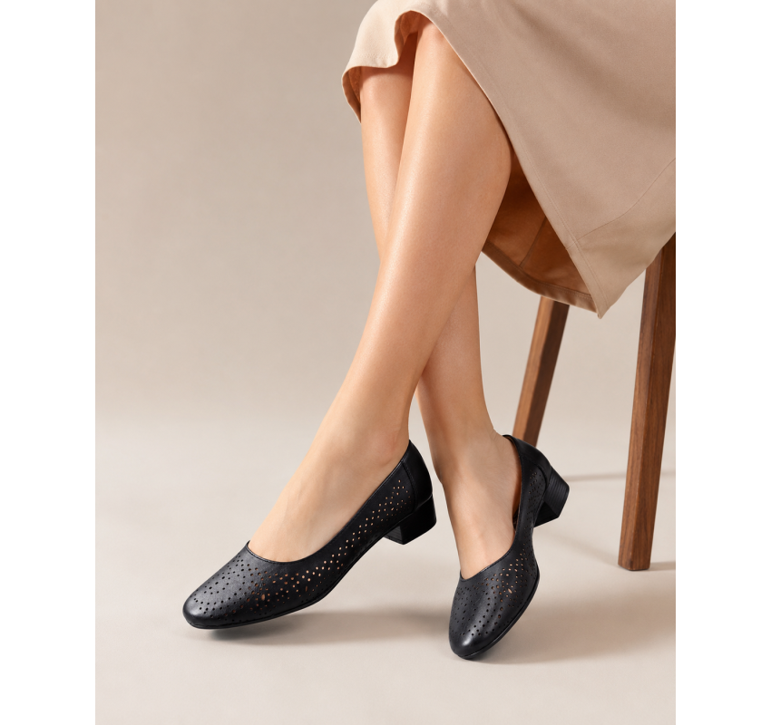 Pantofi dama negri perforati din piele naturala cu toc mic Loriana CP230NLI