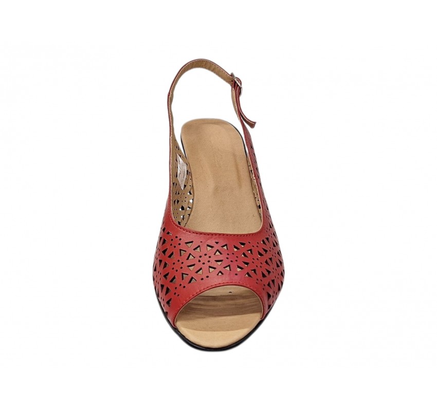 Sandale dama rosii din piele naturala, perforate, cu toc mediu si bareta la spate CP431R
