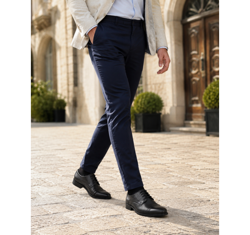Pantofi bărbați negri din piele naturală, cu șiret și inserții texturate – eleganți și rafinați GKR218N