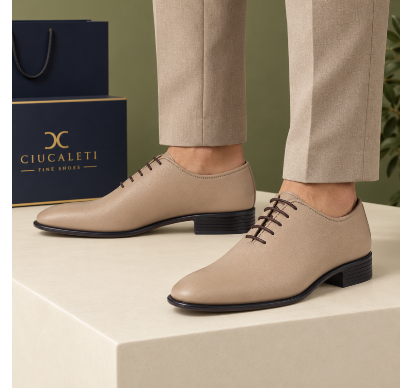 Pantofi eleganți bej pentru bărbați din piele naturală cu șiret și talpă confortabilă – GKR51TSB