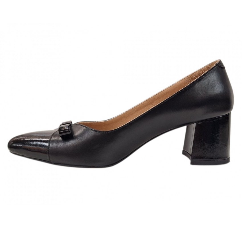 Pantofi eleganți damă negri din piele naturală, cu vârf lăcuit, fundă și toc gros KN1N