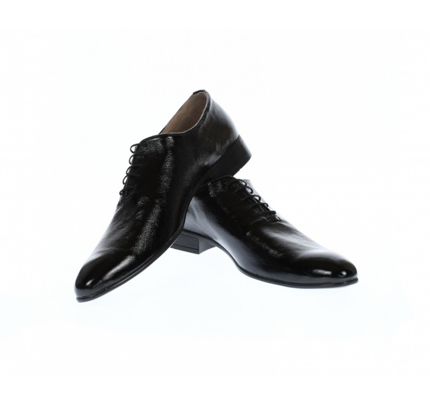 OFERTA MARIMEA 42,  44  - Pantofi  barbati eleganti negri, din piele naturala lacuita, LMOD1LACSIF