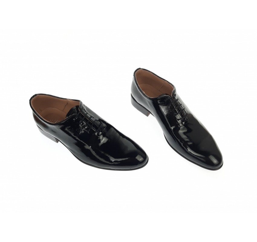 Oferta marimea 41, 43 Pantofi barbati eleganti negri din piele naturala lacuita - LMOD1NLAC Oferta marimea 41, 43 Pantofi barbati eleganti negri din piele naturala lacuita - LMOD1NLAC