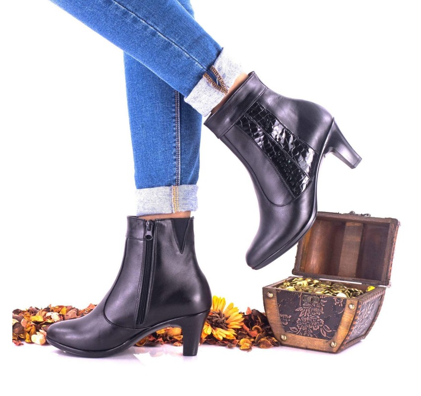 Oferta Botine dama 37, negre, din piele naturala,croco,toc 5cm - LNA04NPL Oferta Botine dama 37, negre, din piele naturala,croco,toc 5cm - LNA04NPL