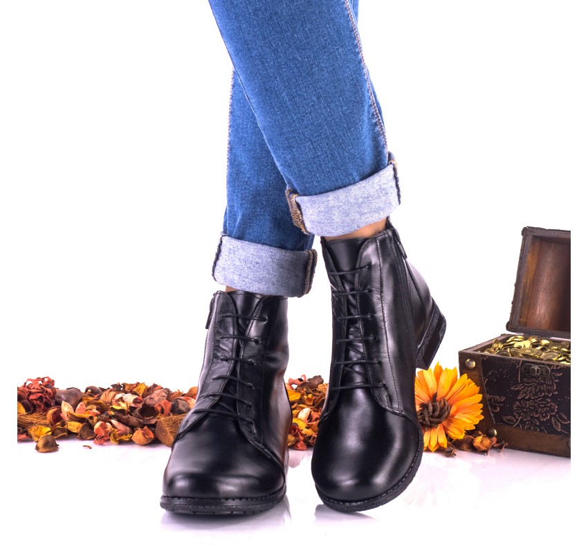Oferta marimea 40 - Botine dama negre din piele naturala - LNA160NP