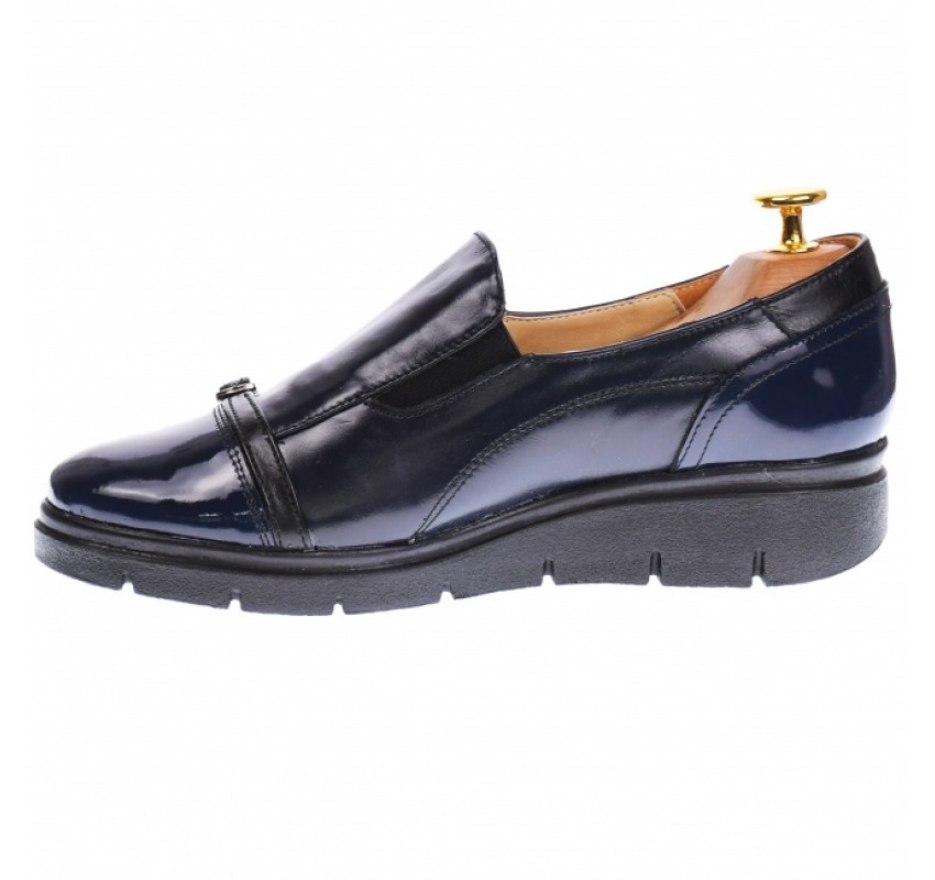 Oferta marimea 38 - Pantofi dama model casual din piele naturala, in combinatie cu piele lac, bleumarian, foarte comozi, - LP103BLMLAC Oferta marimea 38 - Pantofi dama model casual din piele naturala, in combinatie cu piele lac, bleumarian, foarte comozi, - LP103BLMLAC