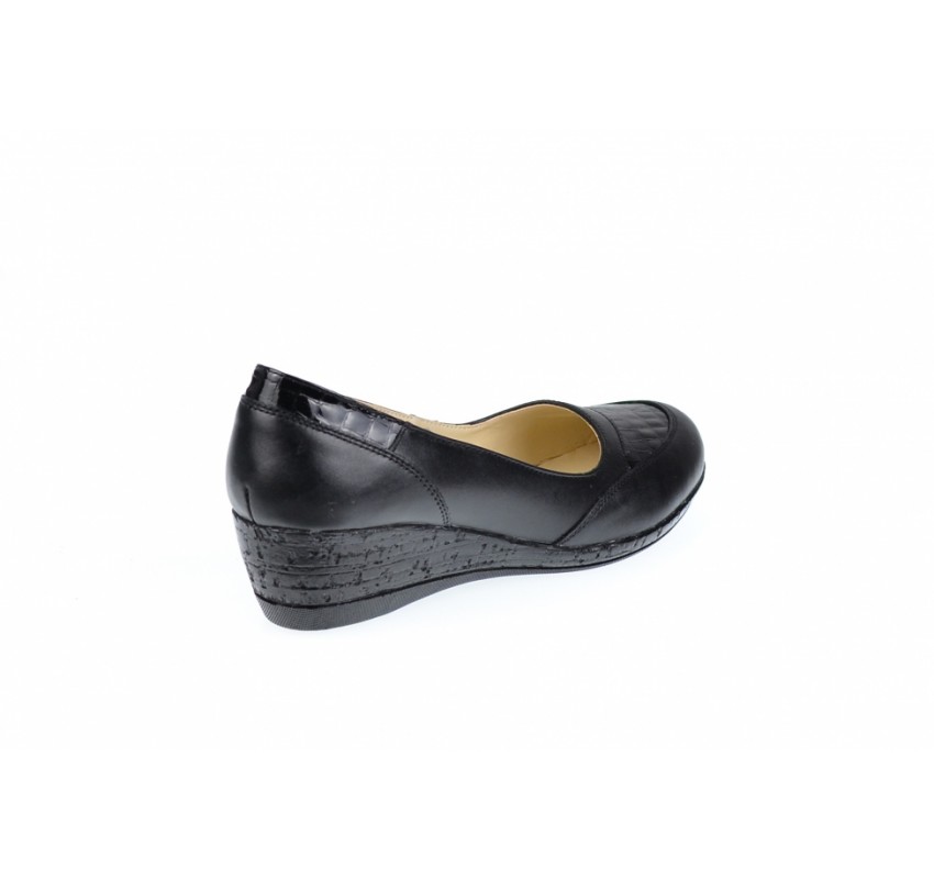 Oferta marimea 36, 37 -  Pantofi dama, piele naturala in combinatie cu piele lac, cu platforma - Made in Romania LP12N