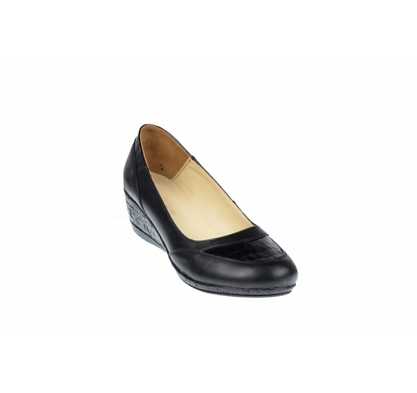 Oferta marimea 36, 37 -  Pantofi dama, piele naturala in combinatie cu piele lac, cu platforma - Made in Romania LP12N