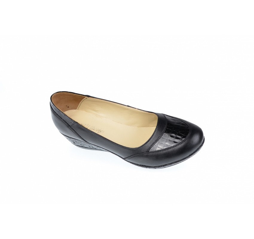 Oferta marimea 36, 37 -  Pantofi dama, piele naturala in combinatie cu piele lac, cu platforma - Made in Romania LP12N