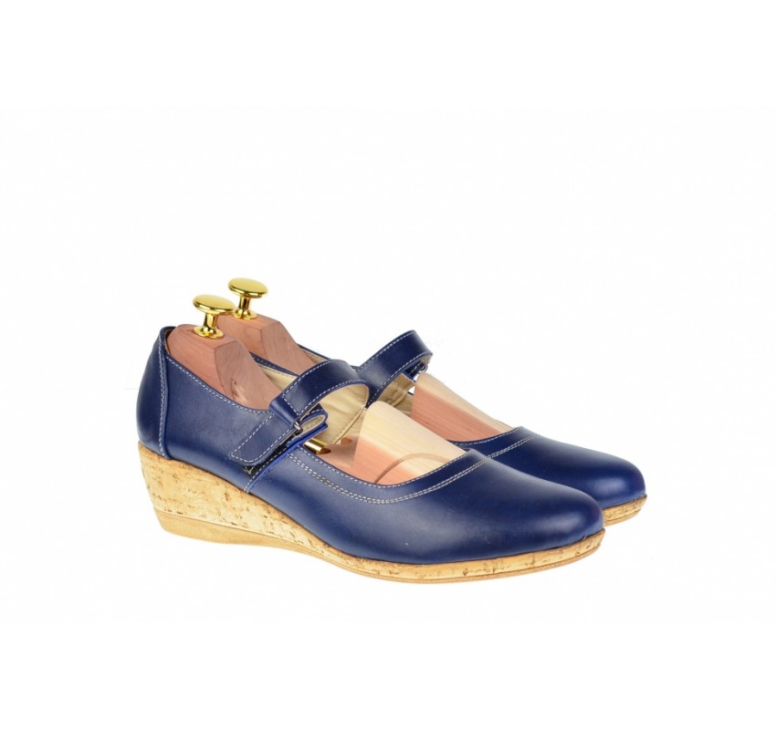 Oferta marimea 38 - Pantofi dama din piele naturala cu arici, casual foarte comozi MALTA - LP38BL