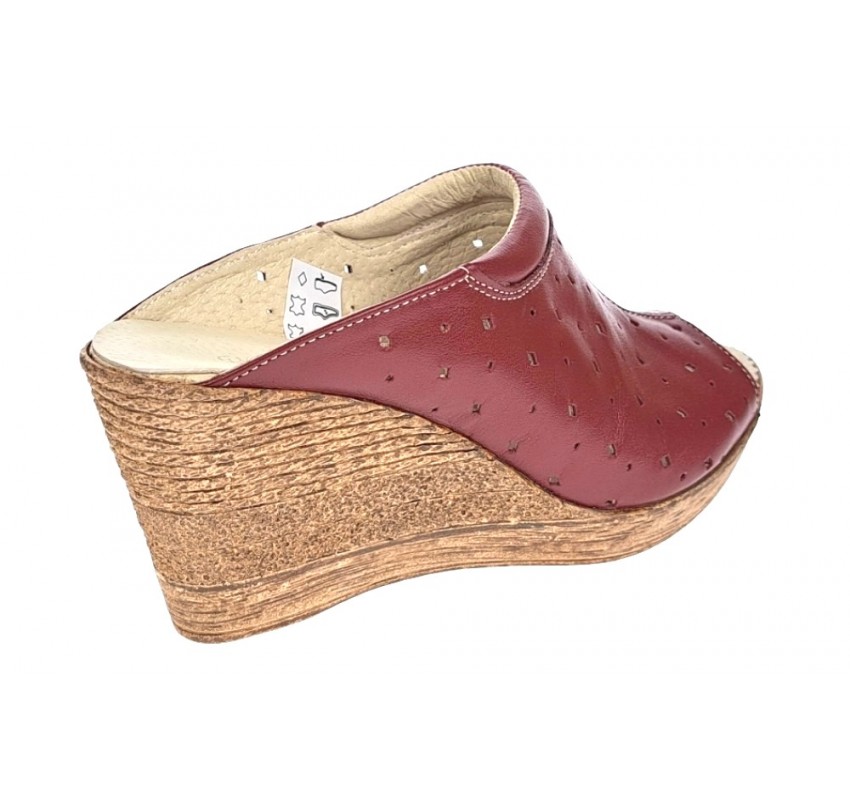 Oferta marimea 36, 38, 41 - Saboti dama de vara, din piele naturala cu perforatii, culoare visiniu - LPAPUCTEAVIS
