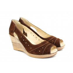 Pantofi dama decupati din piele naturala intoarsa - Model maro LS1047M
