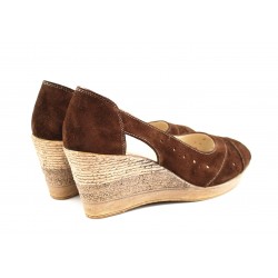 Pantofi dama decupati din piele naturala intoarsa - Model maro LS1047M