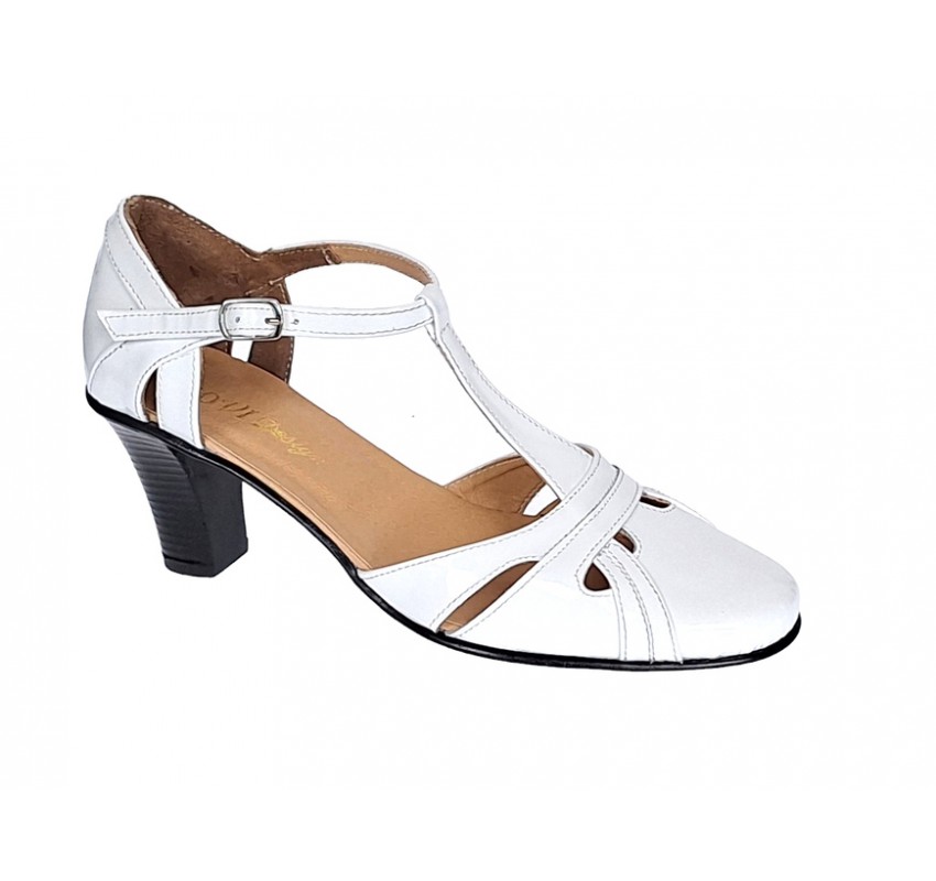 Oferta marimea 37 - Sandale dama albe din piele naturala lacuita cu toc de 7cm, Alb - LS48ALAC Oferta marimea 37 - Sandale dama albe din piele naturala lacuita cu toc de 7cm, Alb - LS48ALAC