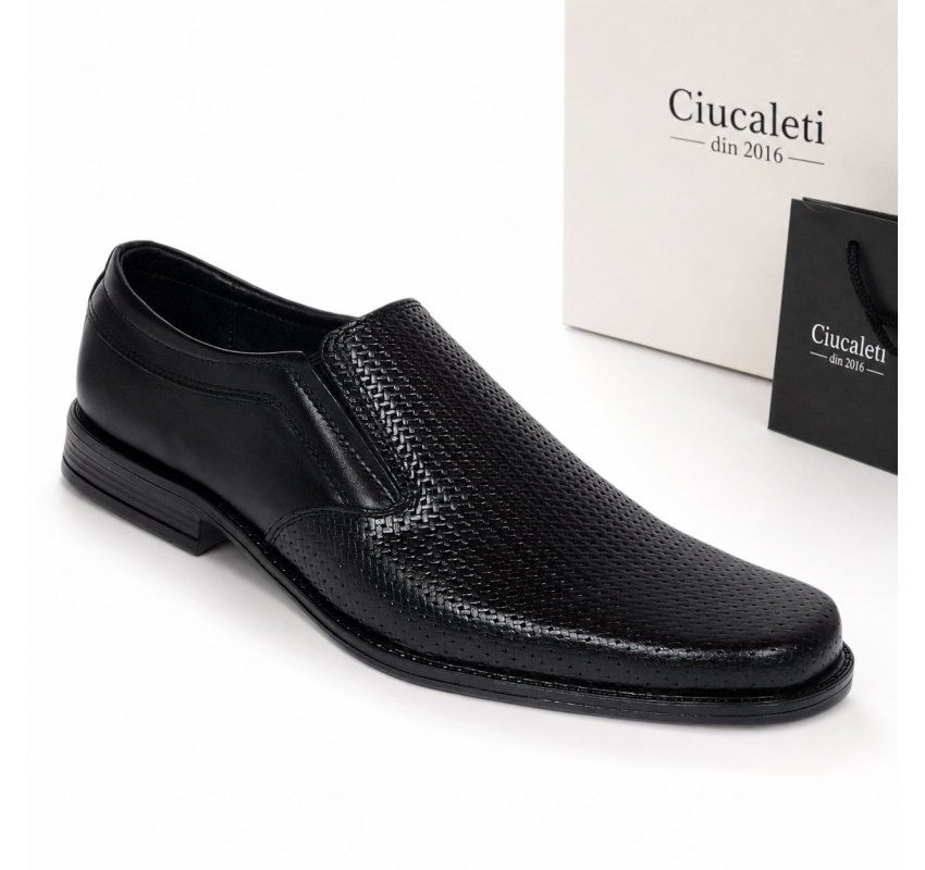 Pantofi bărbați negri din piele naturală, slip-on eleganți cu textură fină și aspect modern PB2265ELN
