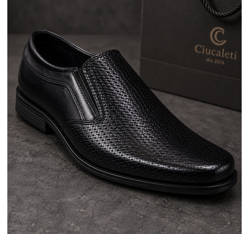 Pantofi bărbați negri din piele naturală, slip-on eleganți cu textură fină și aspect modern PB2265ELN