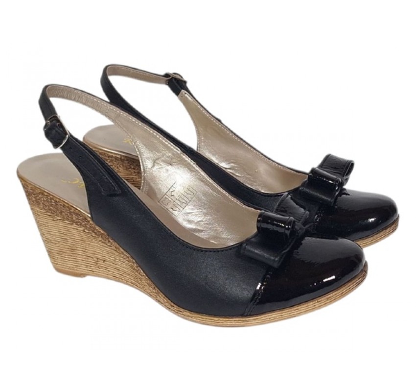 Marimea 38 Pantofi dama decupati piele naturala de culoare neagra – Eleganta si confort