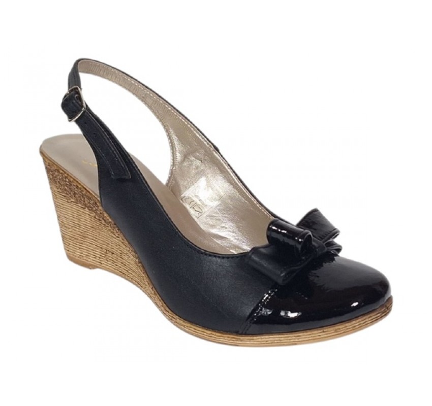 Pantofi dama decupati piele naturala de culoare neagra – Eleganta si confort intr-un design rafinat