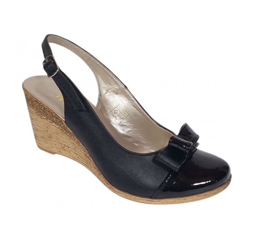 Pantofi dama decupati piele naturala de culoare neagra – Eleganta si confort intr-un design rafinat
